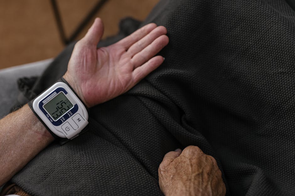 Mobilehelp vs Medical Guardian: Which is Better for Seniors? [2026 Comparison]